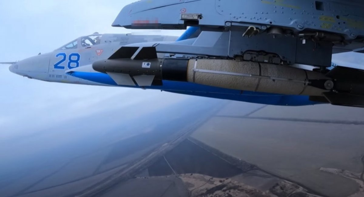 AASM Hammer under the wing of a Ukrainian Su-25 / Still frame credit: Mazut SD