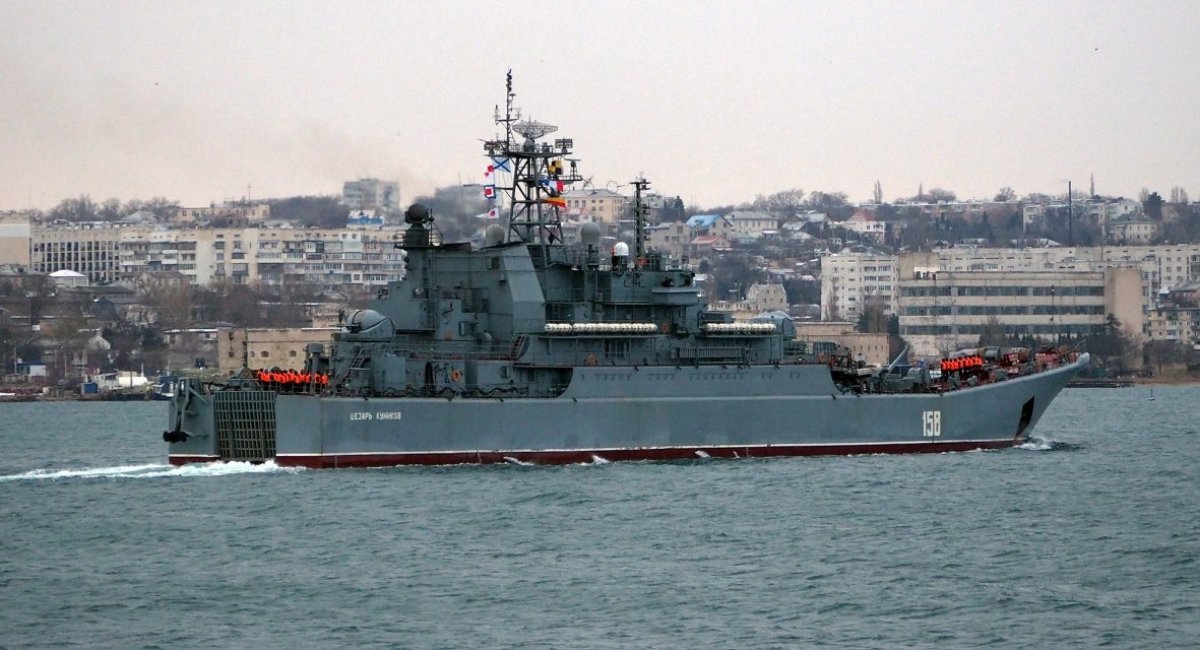 Ukrainian Forces Sink russian Caesar Kunikov Landing Ship (Video ...