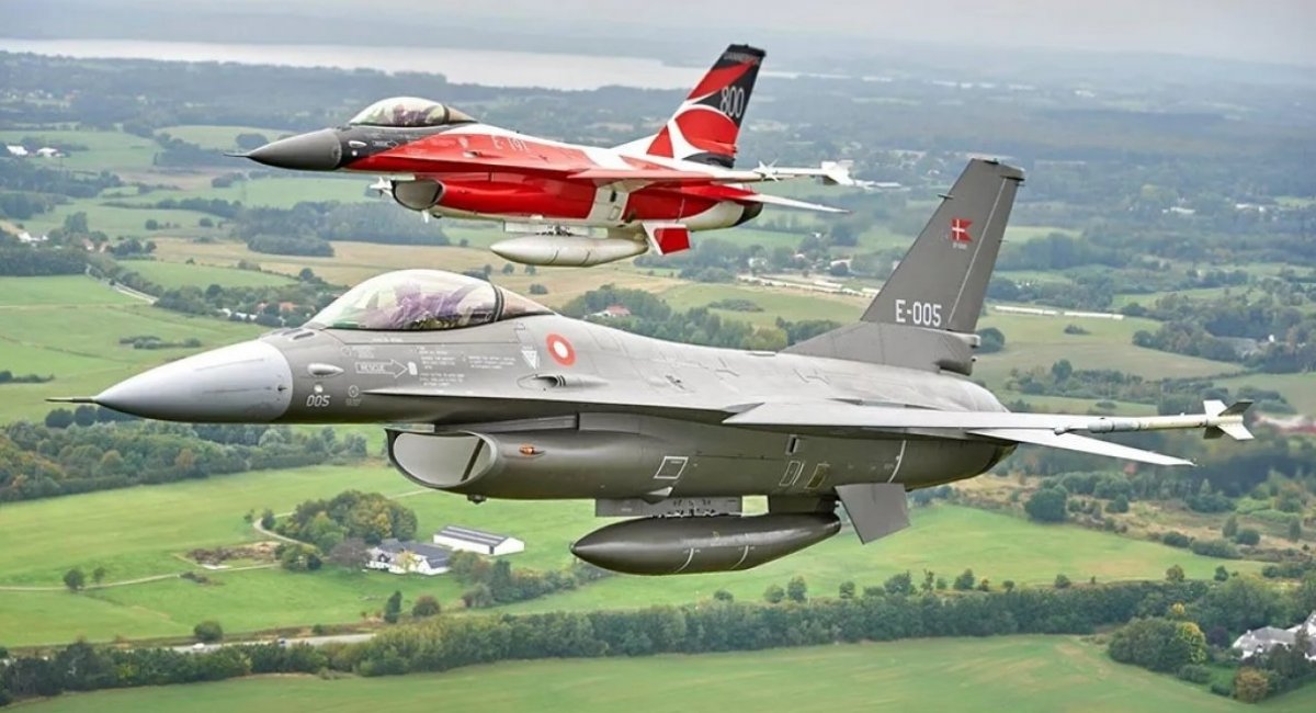 Danish F-16 aircraft / open source 