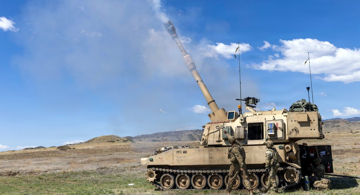 A U.S. Army M109A6 self-propelled howitzer equipped with a 39-caliber gun barrel