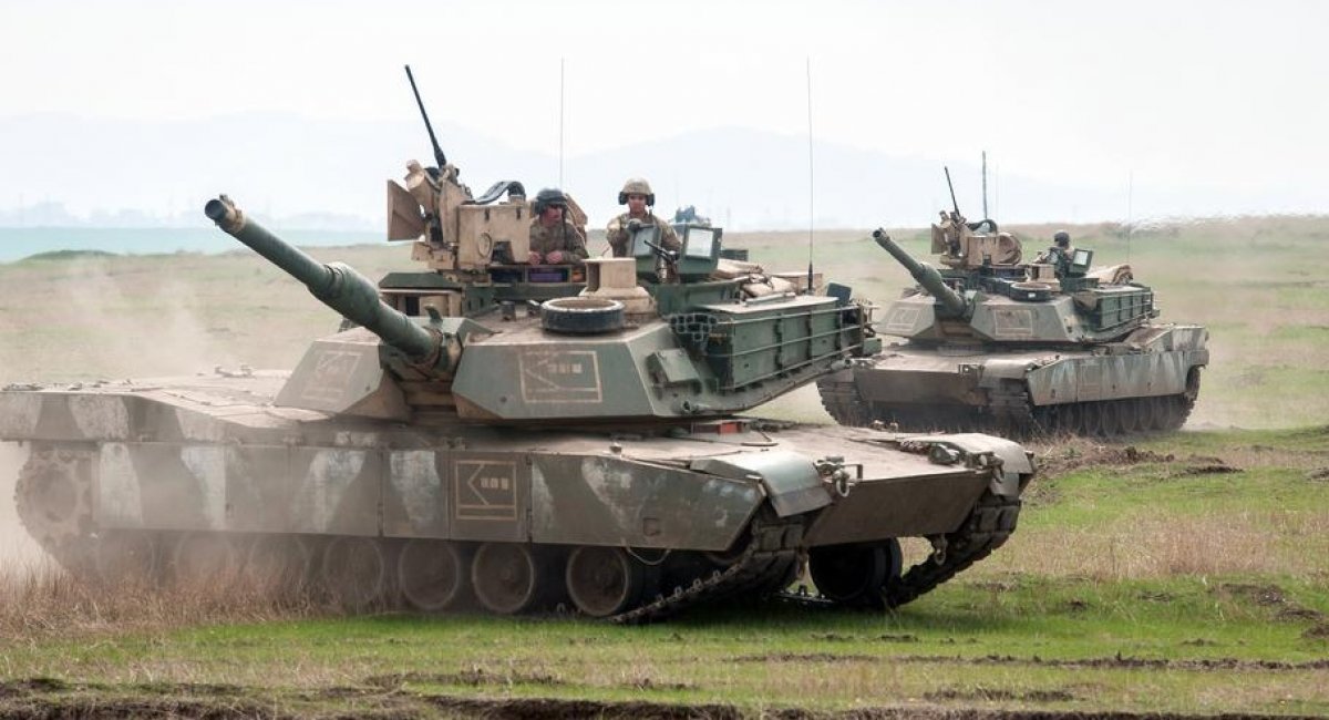  Photo for illustration - U.S. soldiers maneuver M1A2 Abrams tanks during an exercise with Romanian allies in 2018 at Smardan Training Area, Romania