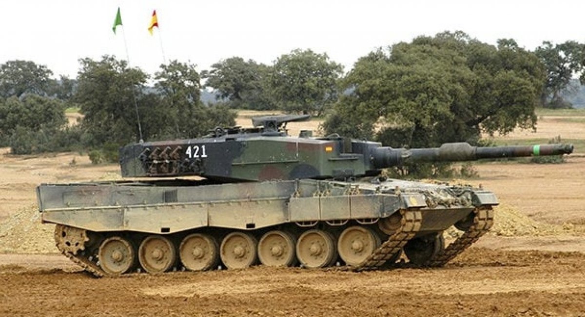  Photo for illustration / Leopard 2 Tank - Opne Sources