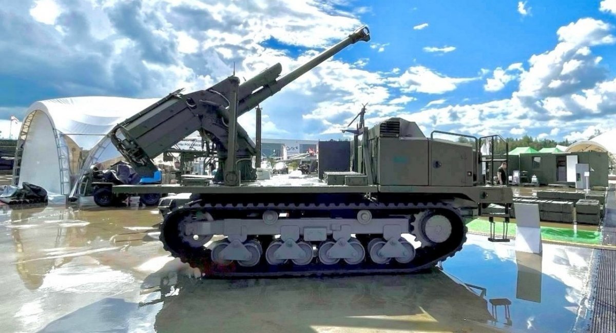 russian unmanned D-30 howitzer on MTS-15 tracked robotic chassis / Photo from russian sources