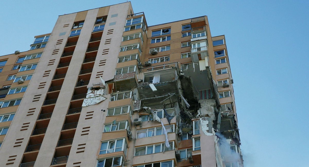 Residential building damaged by the missile in Kyiv, 27.02.22