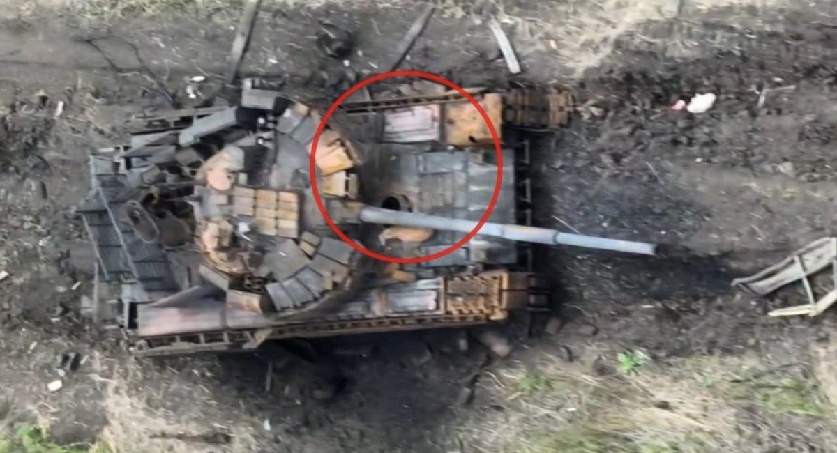 Destroyed russian T-80BVM tank in Zaporizhzhia Oblast / Photo credit: twitter.com/uaweapons
