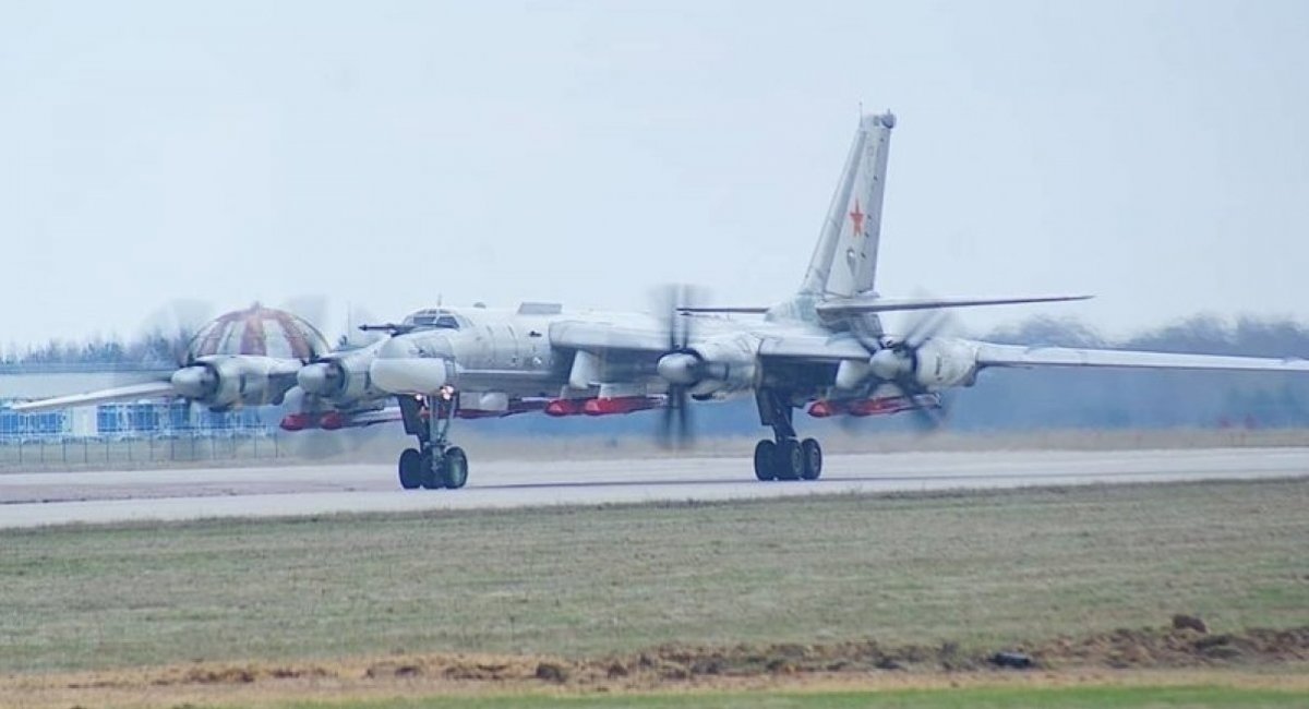 A russian Tu-95MS bomber with Kh-101 missiles / Open-source illustrative photo