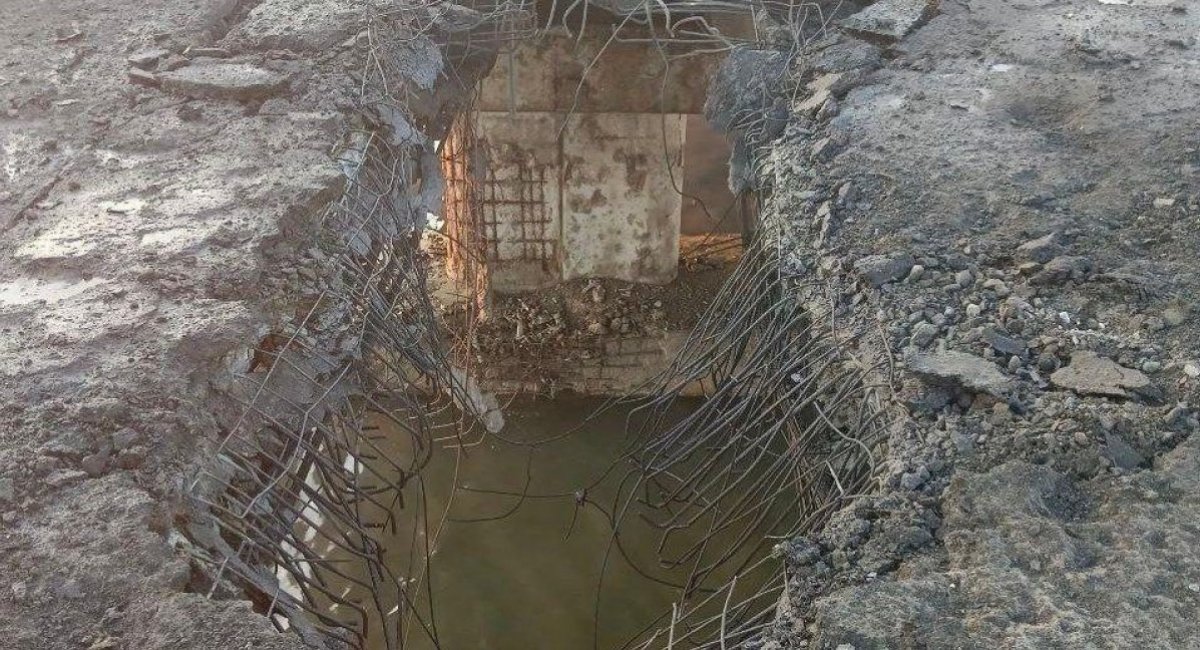 Damaged bridge across the Chonhar Strait / open source