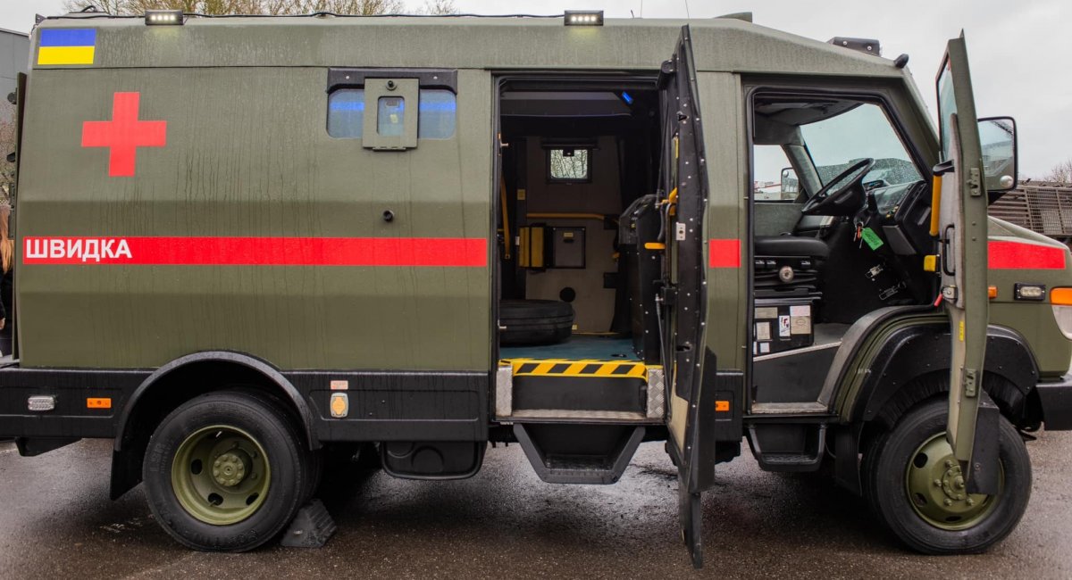 Luxembourg sent 14 armored ambulances to Ukraine / Photo credit: Yulia Yamkova