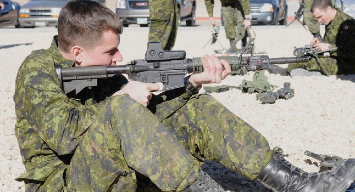 Illustrative photo: C8 Carbine Rifle serving Canadain Armed Forces, might be supplied to Ukraine / Photo credit: Government of Canada