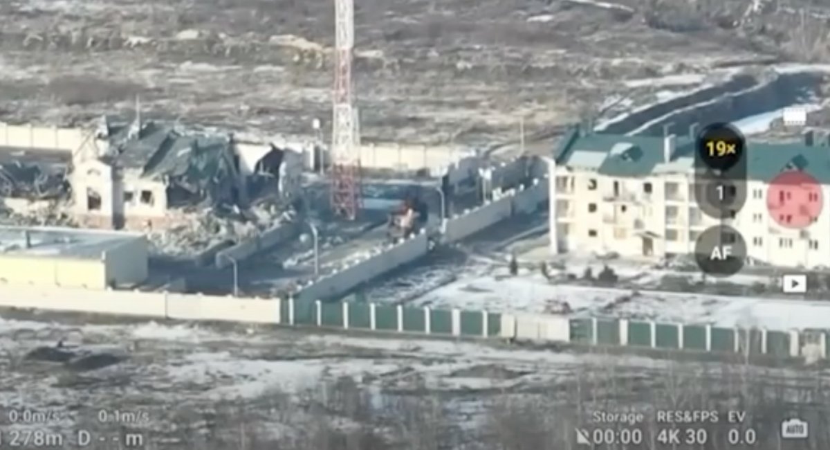 Ukrainian FPV drone operators deliver a pinpoint strike, halting russian fortification efforts / screenshot from video 