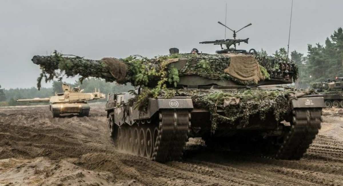 The American M1 Abrams tank (L) and the German Leopard 2 tank (R) have a chance to appear on the battlefield in Ukraine to help liberate the country from russian invaders / Illustrative photo from open sources