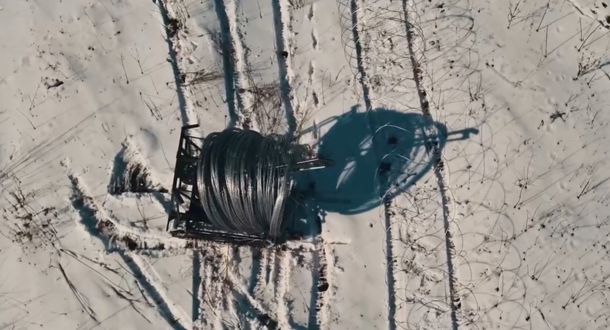 Ground drones install the Egoza barriers to slow russian advances / screenshot from video 