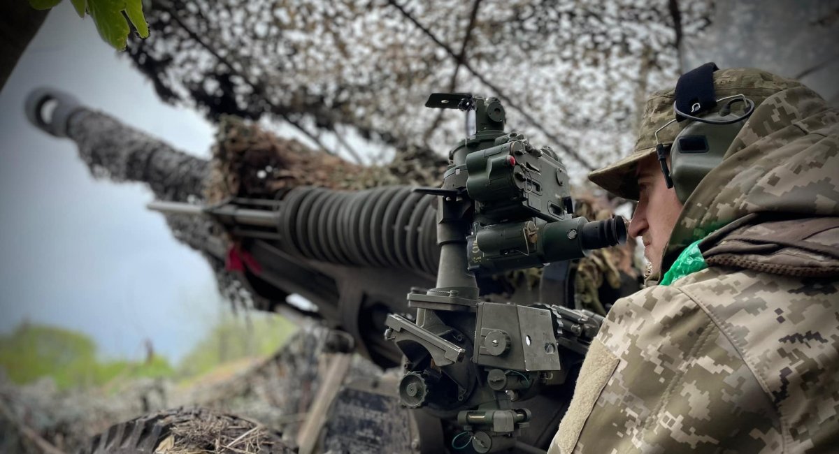 Regardless of the shelling and weather conditions, day and night the artillerymen the 67th Mechanized Brigade’s the 2nd battalion continue to destroy the enemy / Photo credit: The 67th Mechanized Brigade