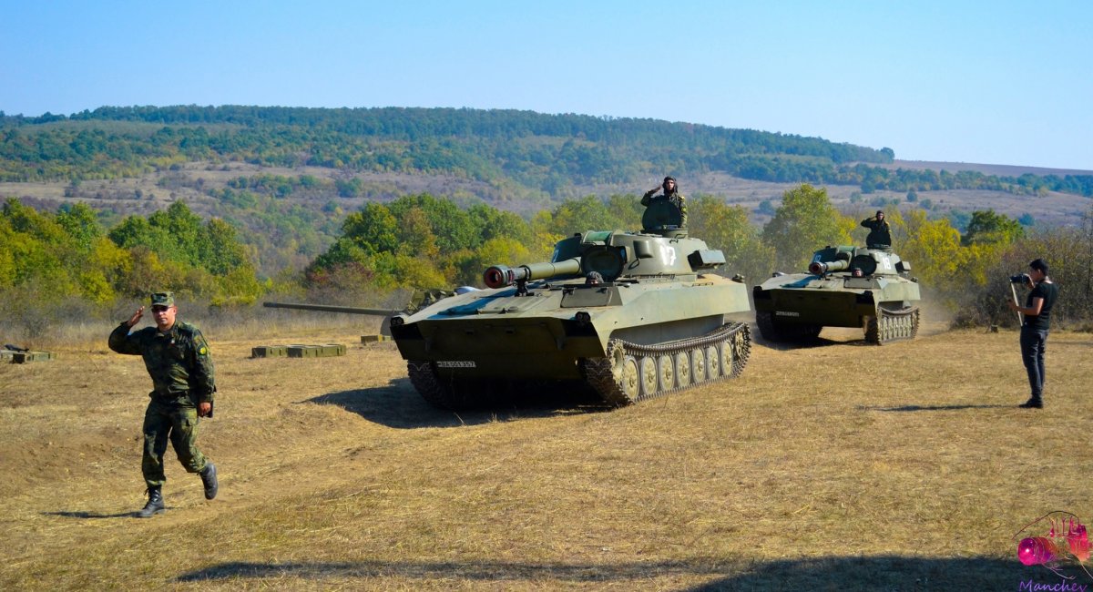 Bulgarian military drills with the use of 2S1 Gvozdika artillery systems / Illustrative photo credit: Bulgarian MoD
