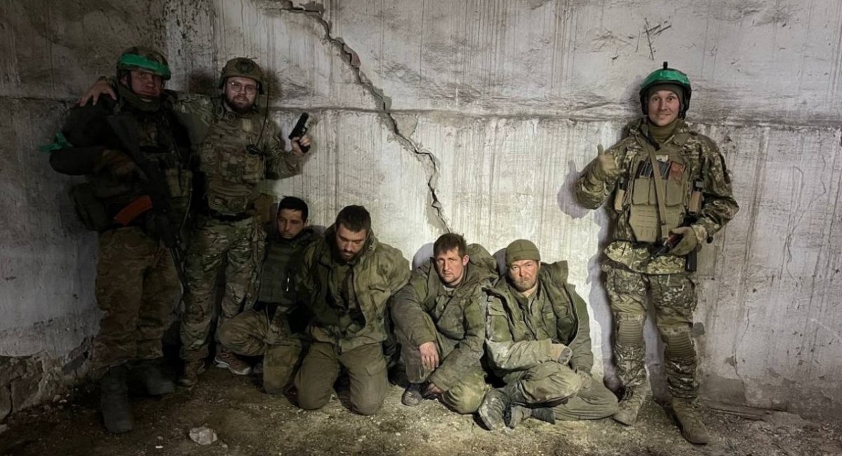 Captured russian soldiers / Photo credit: Maksym Zhorin, Censor.Net