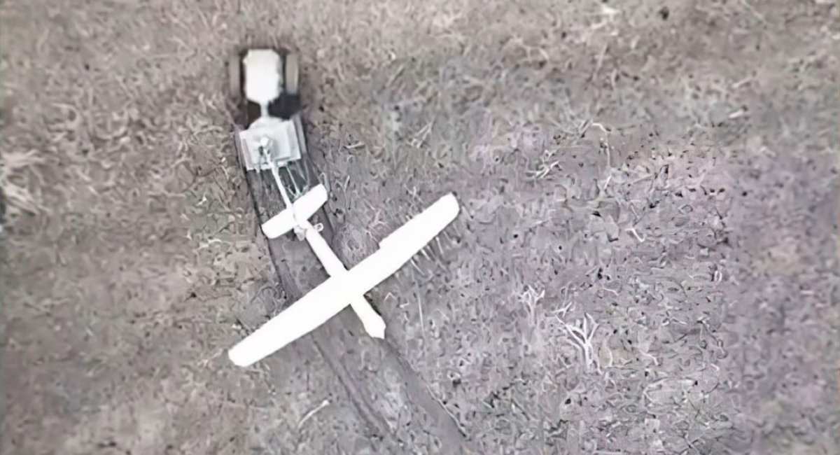 Ukrainian Ground Drone Successfully Seizes russian Orlan-30 UAV (Video)