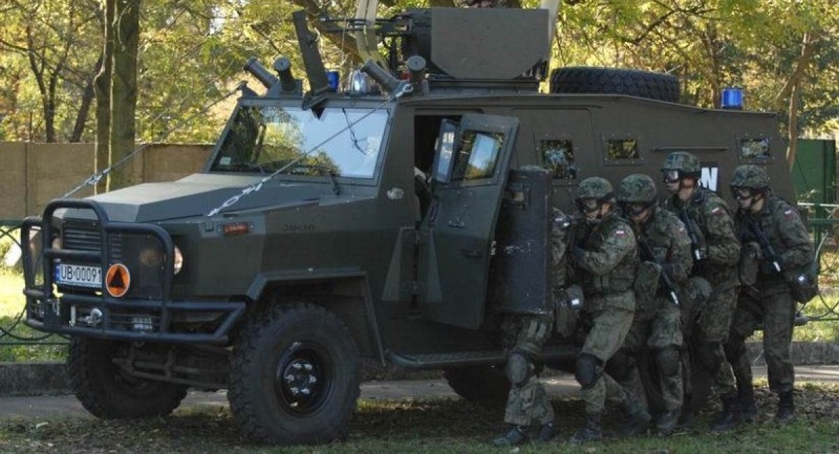 Dzik multi-purpose infantry mobility vehicle