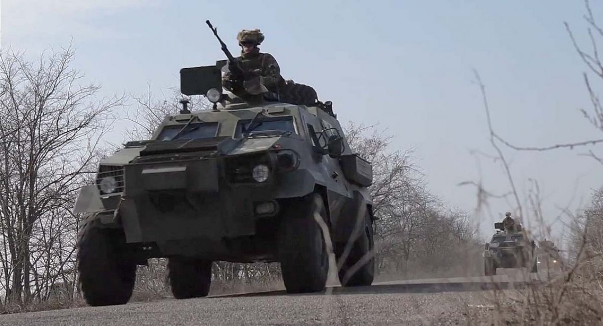 Ukrainian servicemen hold exercises on administrative border with Crimea