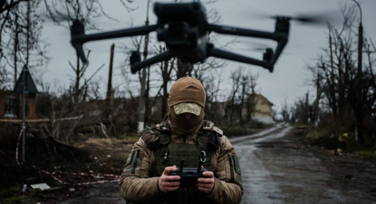 Illustrative photo: a Ukrainian National Guard serviceman operating a drone / Photo credit: National Guard of the Ukraine