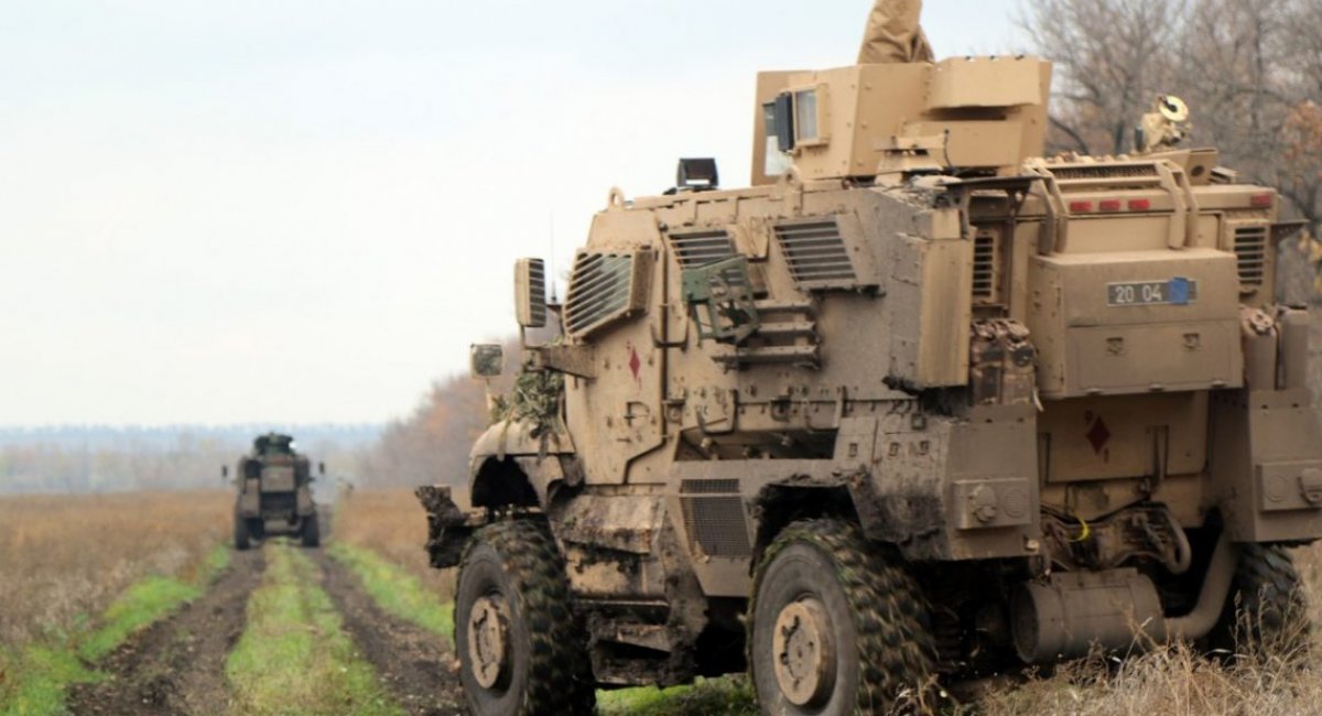 In Network appeared Video with the MaxxPro MRAP After Shot From an Anti-tank Grenade Launcher 