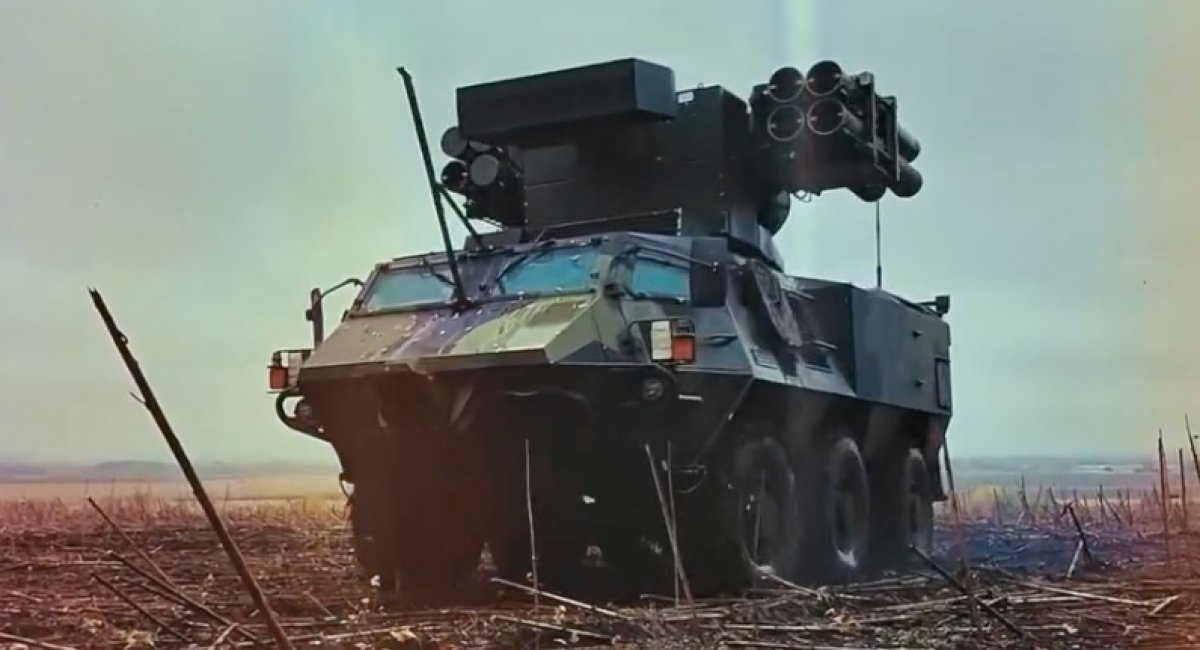  French Crotale short-range air defense system / Screenshot from video 
