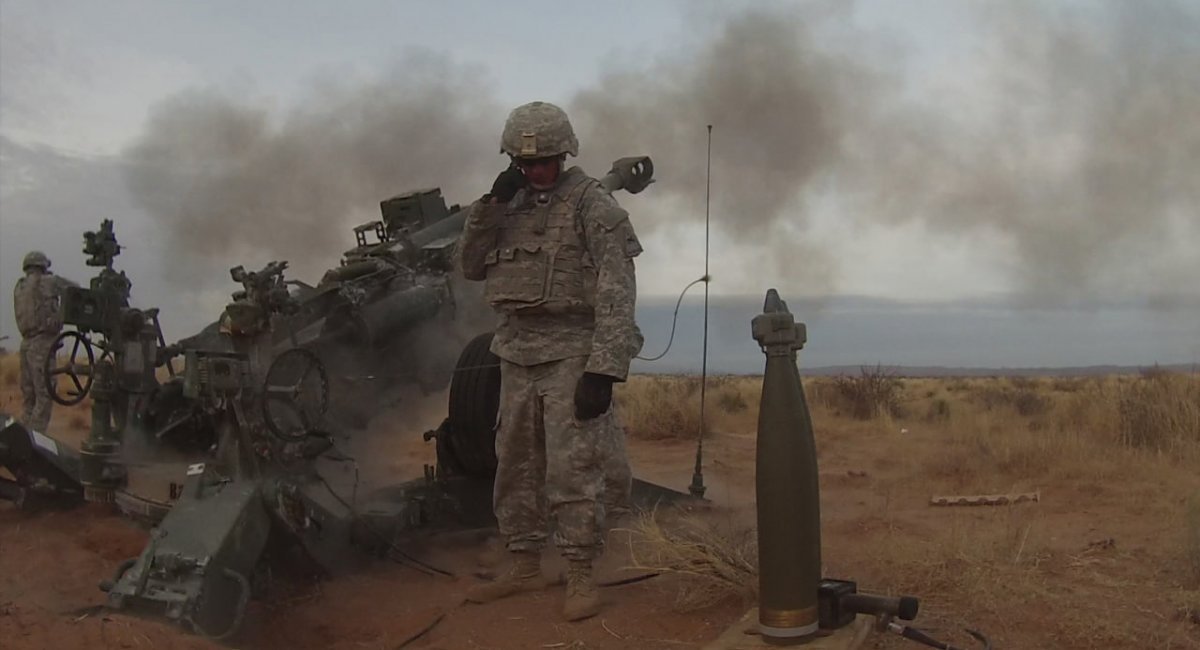155 mm artillery shell equipped with an M1156 Precision Guidance Kit (PGK) and an M777 howitzer / Photo credit: U.S. DoD