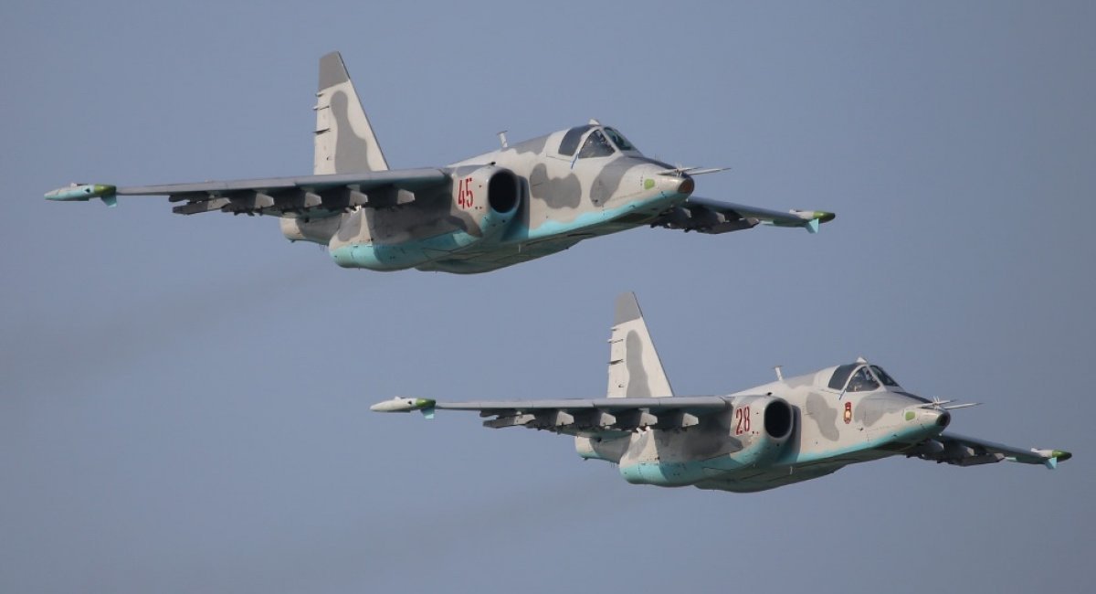 The demonstration of the Su-25 at North Korea's airshow in September 2016 / Photo credit: shashapak2