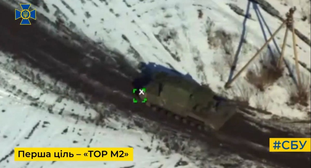 The Tor M2 SAM system as a target of Ukrainian drone / screenshot from video