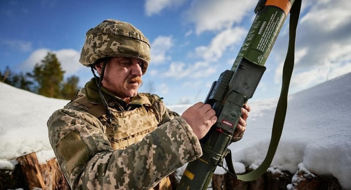 Ukrainians are ready to meet enemies not with flowers, but with Stingers, Javelins, and NLAW / Photo credit: The Army of the Armed Forces of Ukraine