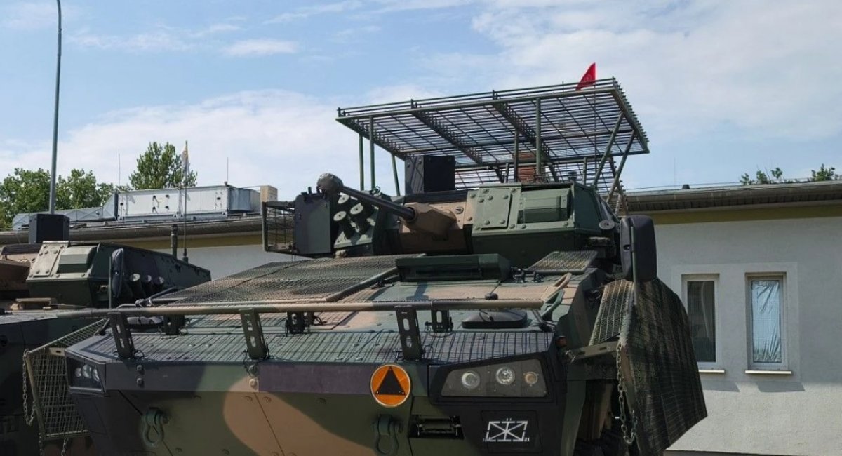Poland Puts 2022-Style "Barbecue" Cage on Rosomak APC, Adopting Battlefield Lesson Ukraine Knows Too Well