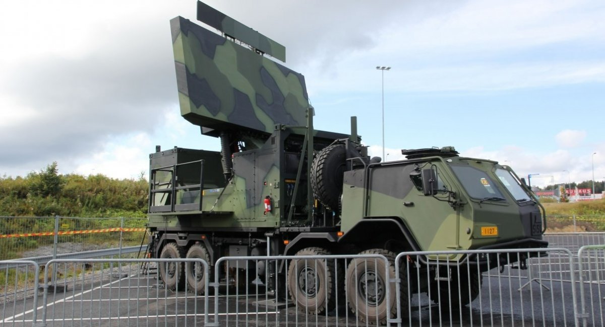 Ground Master 403 (part of GM400 family) radar on Sisu E13TP chassis at the Kokonaisturvallisuus 2015 security exhibition in Tampere, Finland / Photo credit: MKFI on Wikimedia Commons