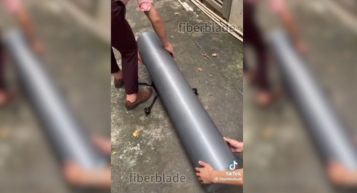 The casing of a supposedly 1,300 km fiber-optic spool mounted on an FPV drone frame / Video screenshot