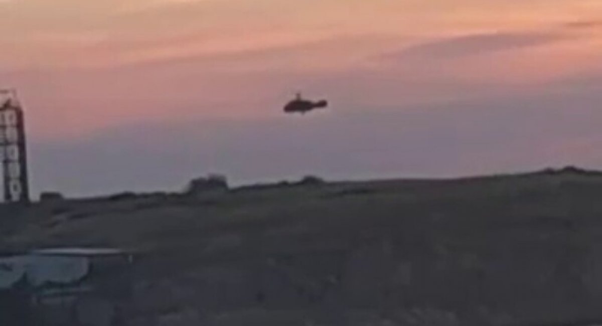 russian helicopter arrived to temporarily occupier Sevastopol in Crimea / Screenshot from the video by the Atesh