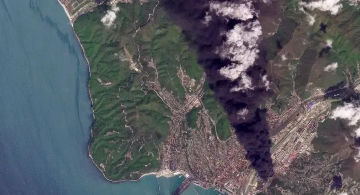 Smoke from the fire in Tuapse / Photo credit: Reuters