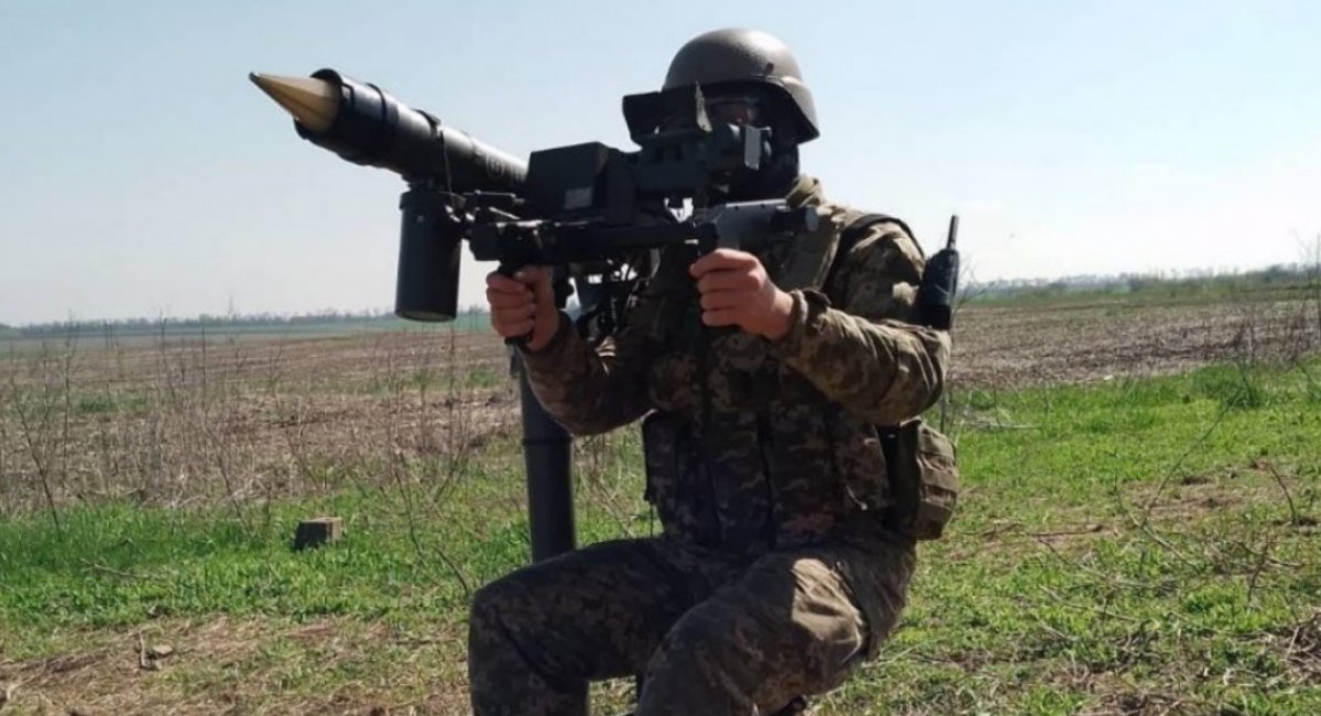 Ukrainian operator of the Mistral air defense system / Photo credit: the 3rd Independent Tank Brigade of the Ukrainian Ground Forces