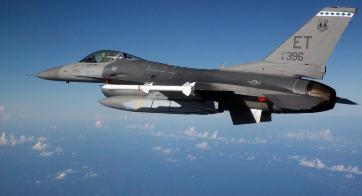 -16 with JASSM cruise missile / Photo credit: U.S. Department of War