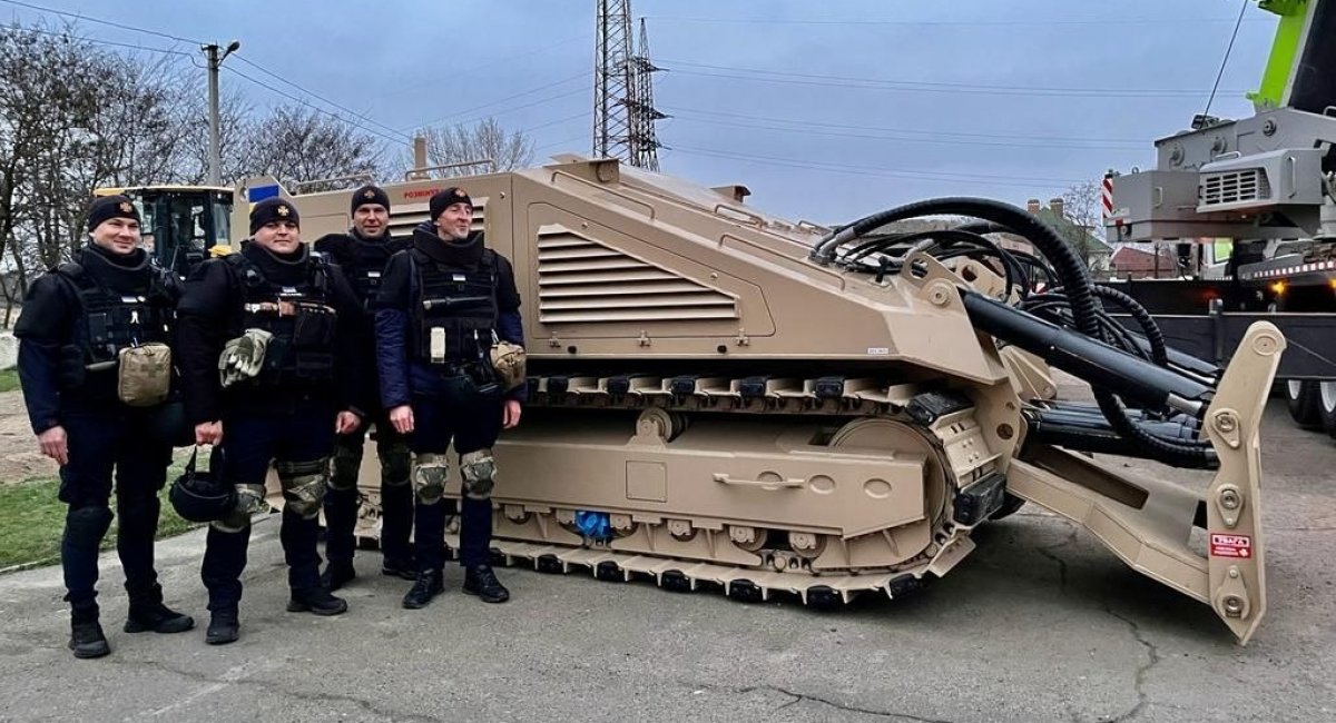 Croatian MV-10 heavy-duty EOD robotic system in ​Kherson