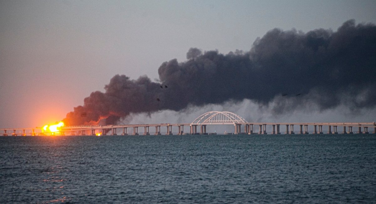 The Crimean Bridge on fire / Photo credit: Kenneth Dickerman for The Washington Post