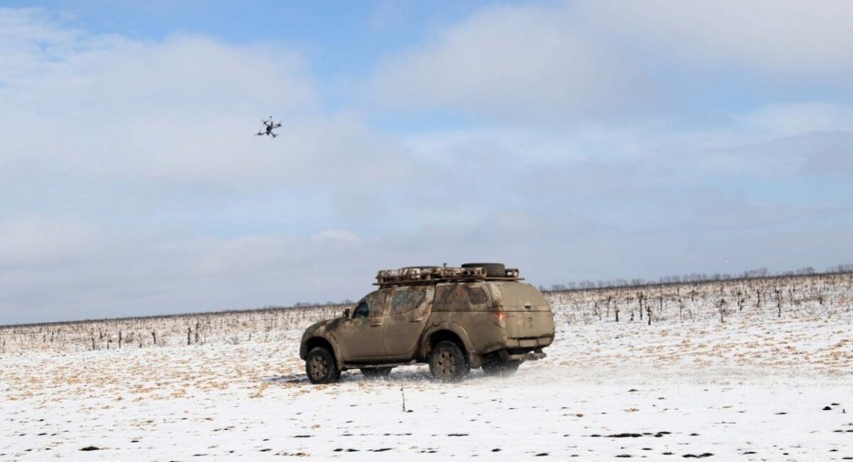 Marines of the Armed Forces of Ukraine launch a quadcopter to attack russian invaders, February 2023 / Credits: ArmyInform