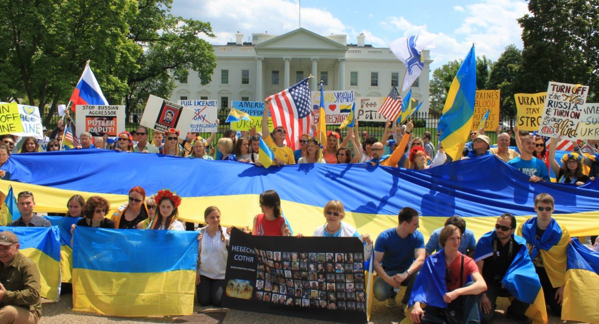 Russia attempts to intimidate and demoralize Ukrainians abroad / Photo credit: Vitalii Dubil