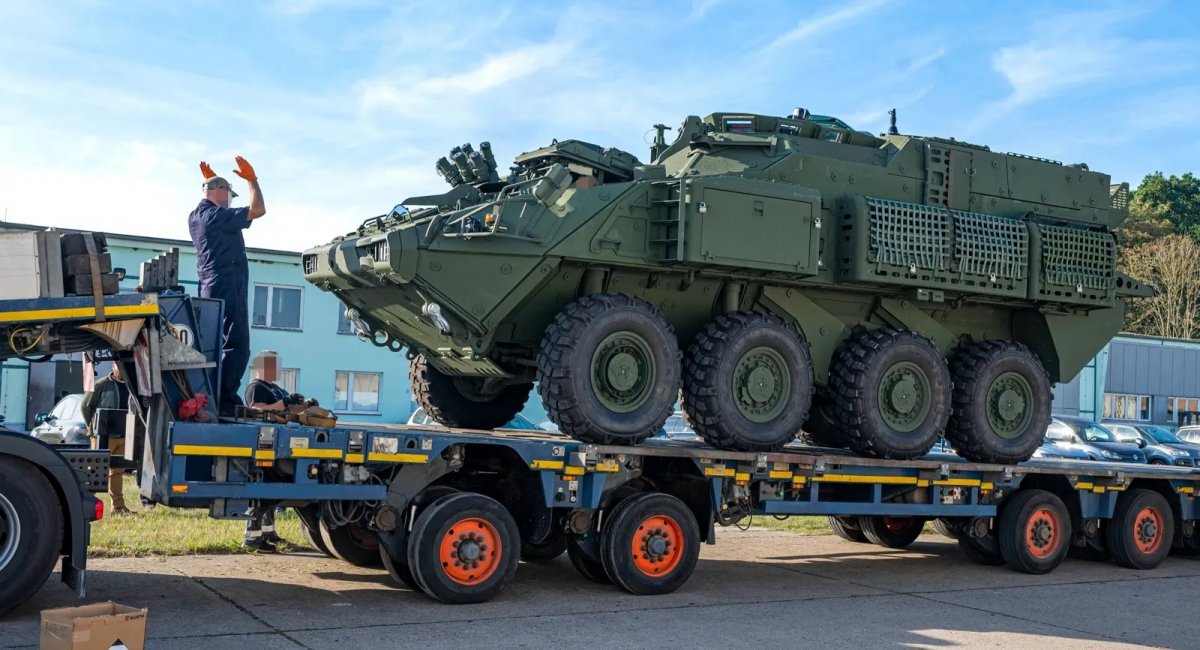 The first Canadian LAV 6.0 ACSV armored vehicles were loaded and sent to Ukraine / Photo credit: x.com/CAFwithUkraine