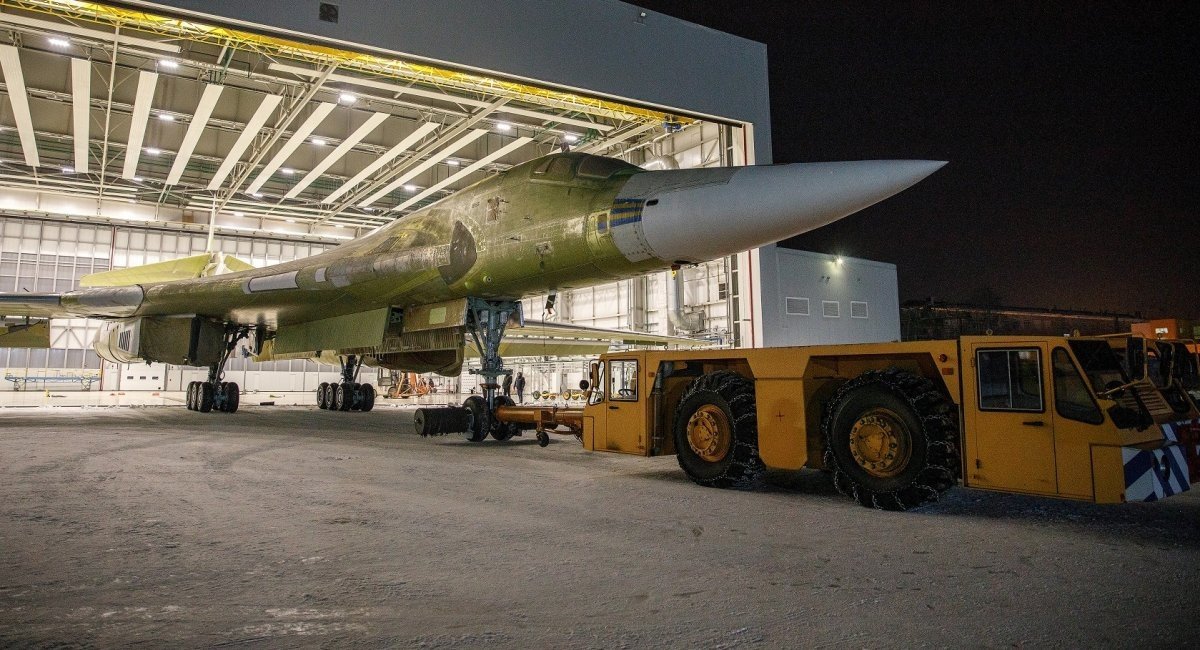 A roll-out from the factory workshop of the Rashist Tu-160, made from USSR-era "workpieces", December 30, 2022