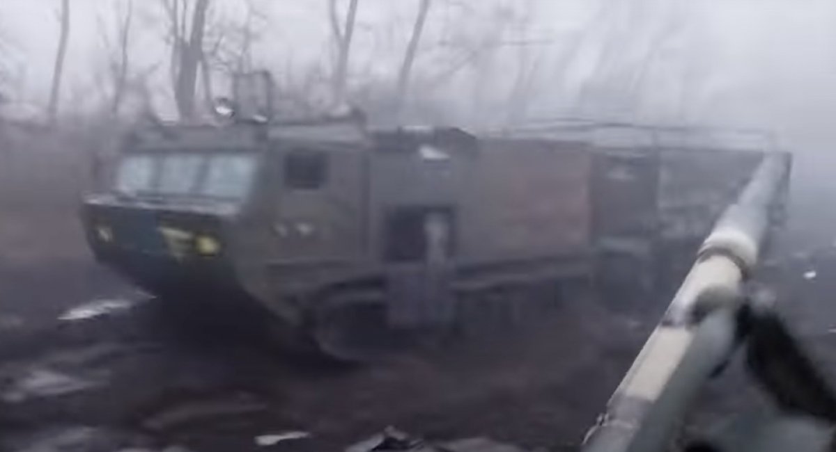 Russian DT-30 Vityaz articulated tracked carrier / screenshot from video 
