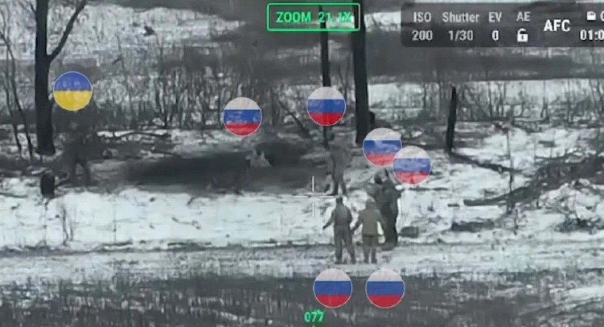 Single Ukrainian soldier captures six russian occupiers / Video screenshot