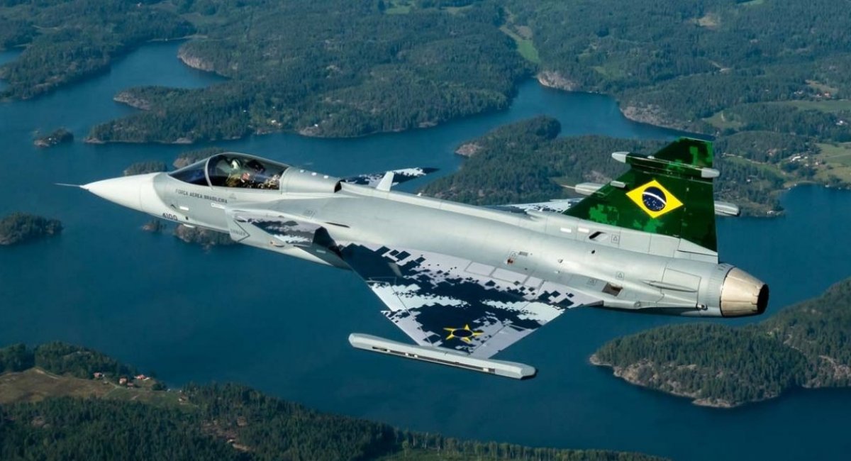 The first Saab JAS-39E Gripen fighter built for Brazil (side number 39-6001, Brazilian Air Force’s assigned hull number 4100), making its maiden flight, August 26, 2019 / Photo Courtesy of Saab AB