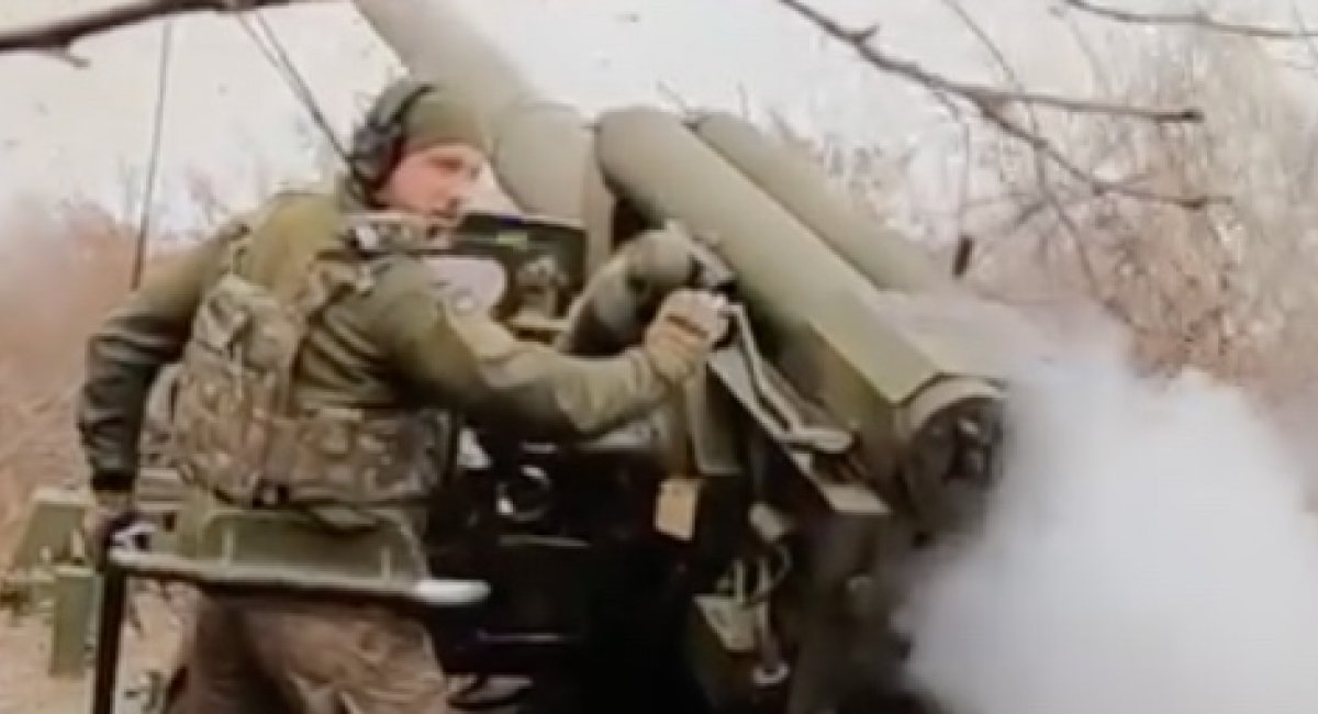 Captured russian 2S5 Giatsint-S artillery system / screenshot from video 