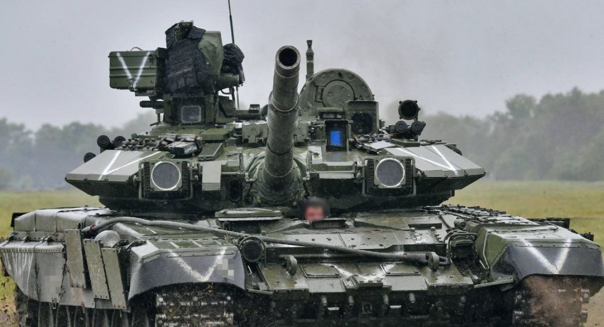 Ukrainian warriors proved that the latest russian T-90 tanks burn as well as other russian junk / Open source photo