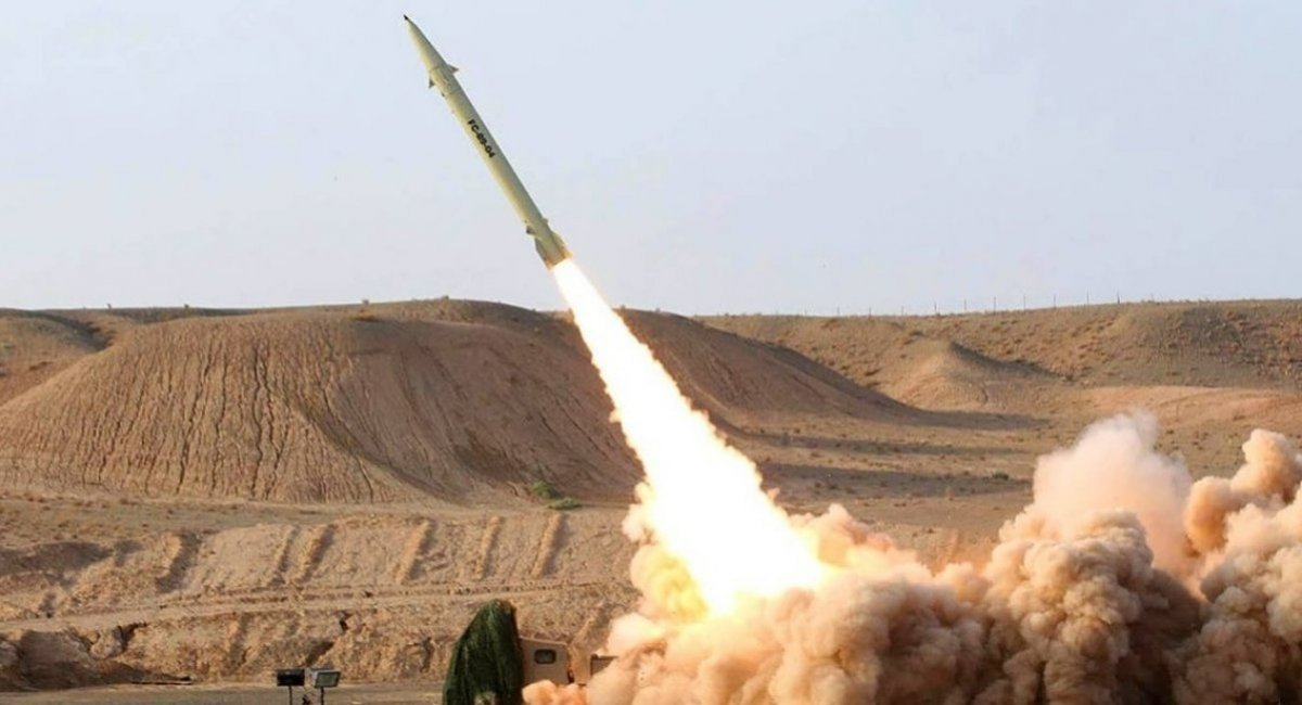 Launch of an Iranian Fateh-110 short-range ballistic missile / Open-source illustrative photo