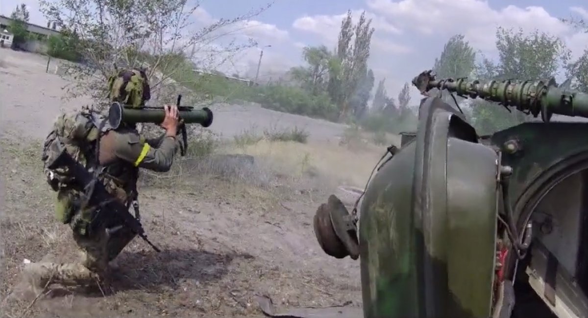 A serviceman of the ILDU is firing an anti-tank missile during the fighting for Severodonetsk / Screenshot credit: Land Forces of the Armed Forces of Ukraine