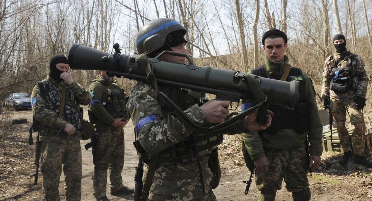Carl Gustaf, a reusable anti-tank grenade launcher, is already being trained on by Ukrainian soldiers